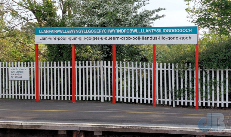 Llanfair­pwllgwyngyll­gogery­chwyrn­drobwll­llan­tysilio­gogo­goch