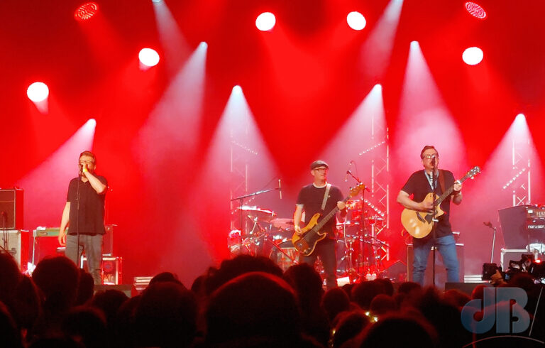 The Proclaimers, headlining Friday night