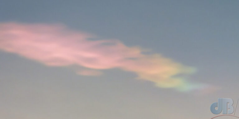 Nacreous cloud over Cambridgeshire in December 2003